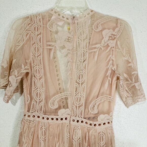 Show Po Love Spell Maxi Dress Blush Lace Overlay Embroidered Short Sleeve Sz 4 - Picture 12 of 16